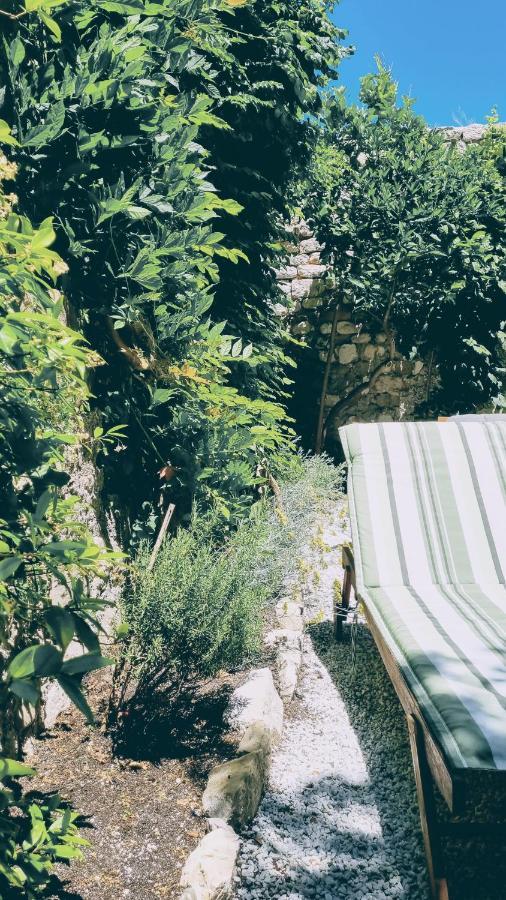 Rector'S Villa - Charming Retreat In Old Town With Jacuzzi In Private Courtyard Rab Town Eksteriør billede